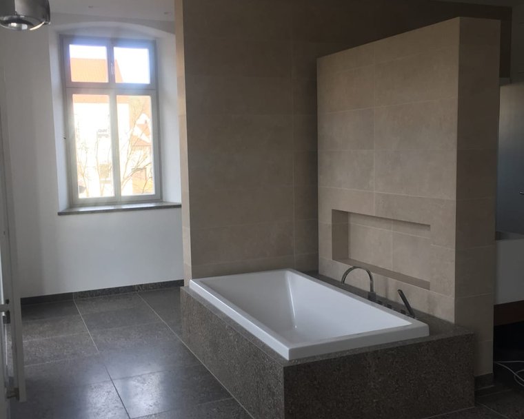 Modernes Badezimmer